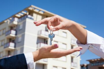 Покупка квартиры через агентство недвижимости: все, что вам нужно знать
